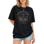Devout Christian Daughter King Cross Aesthetic Women Graphic Tee Shirt Vintage Cotton - Rust Field Wear